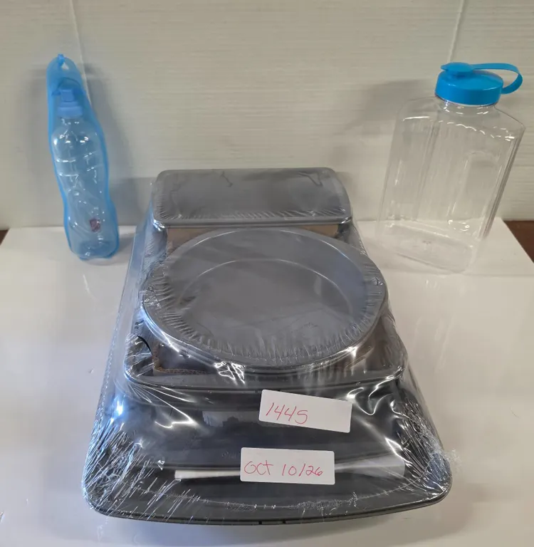 NEW Cookware Baking Set, Plastic Bottles