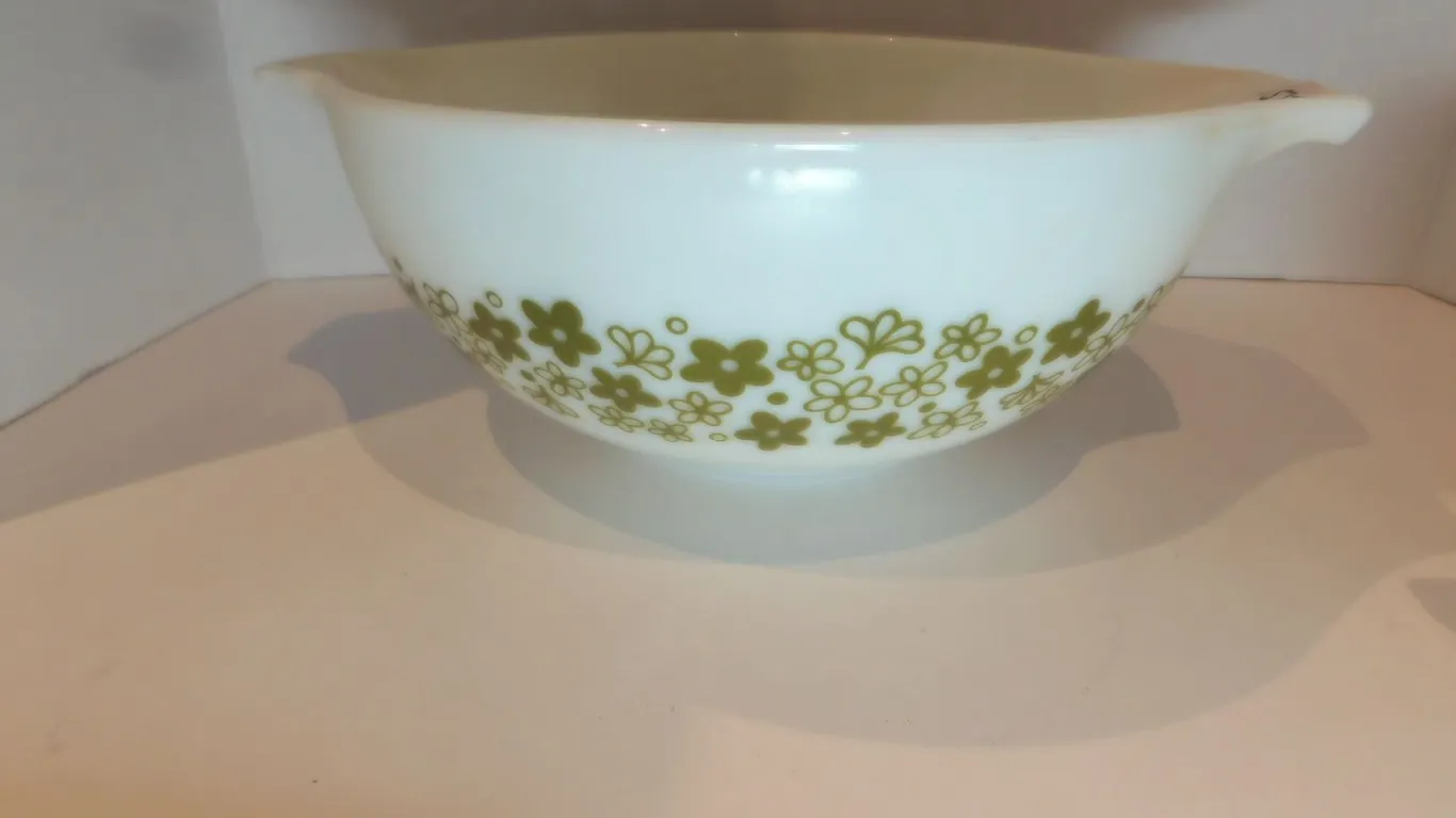 CINDERELLA SPRING BLOSSOM PYREX MIXING BOWL 443, 2.5QT