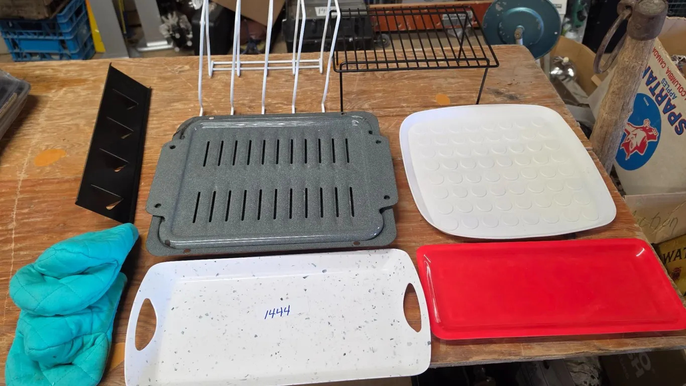 Assorted Household/Kitchen Lot