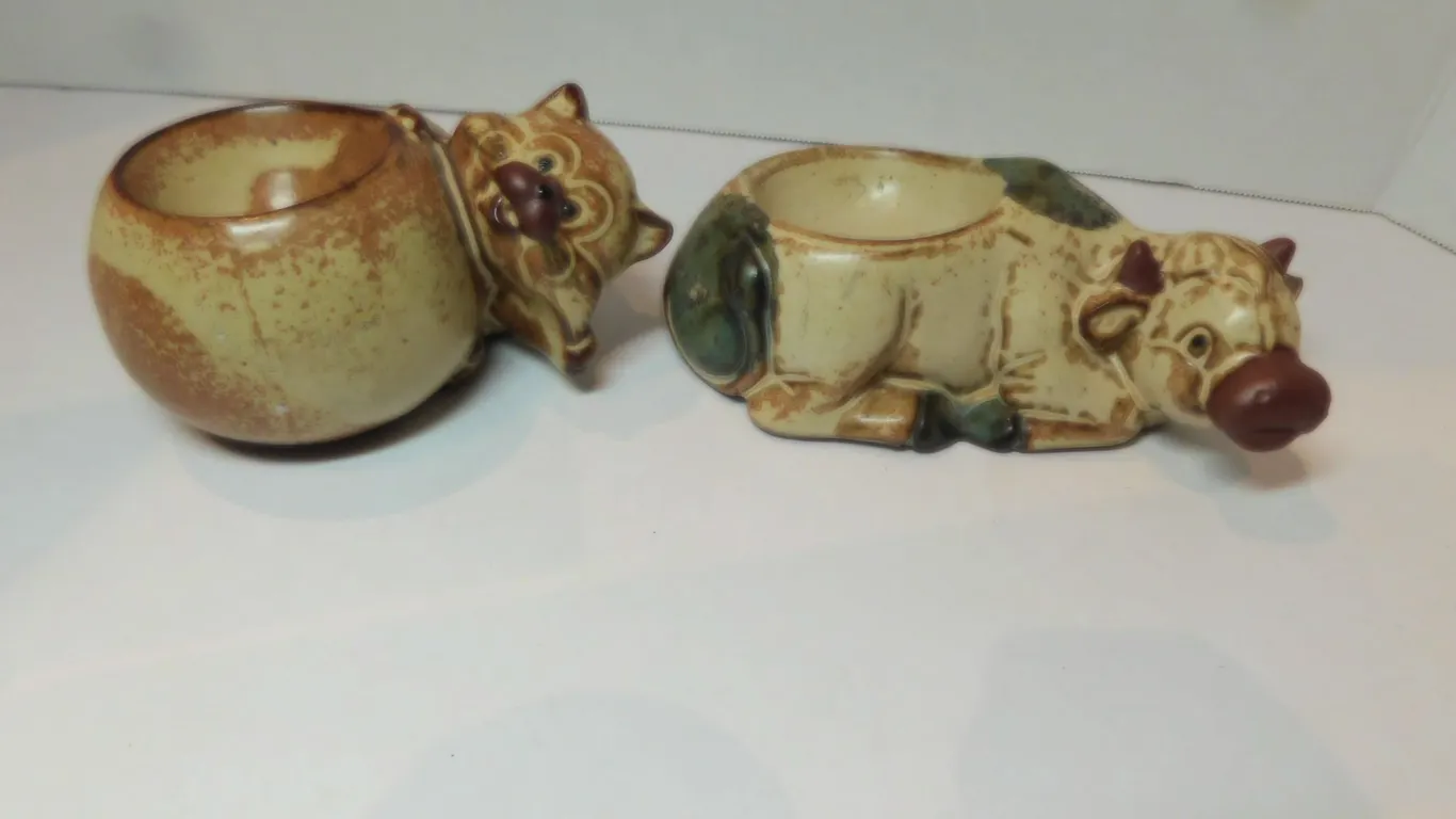 VINTAGE CAT AND COW EGG CUPS