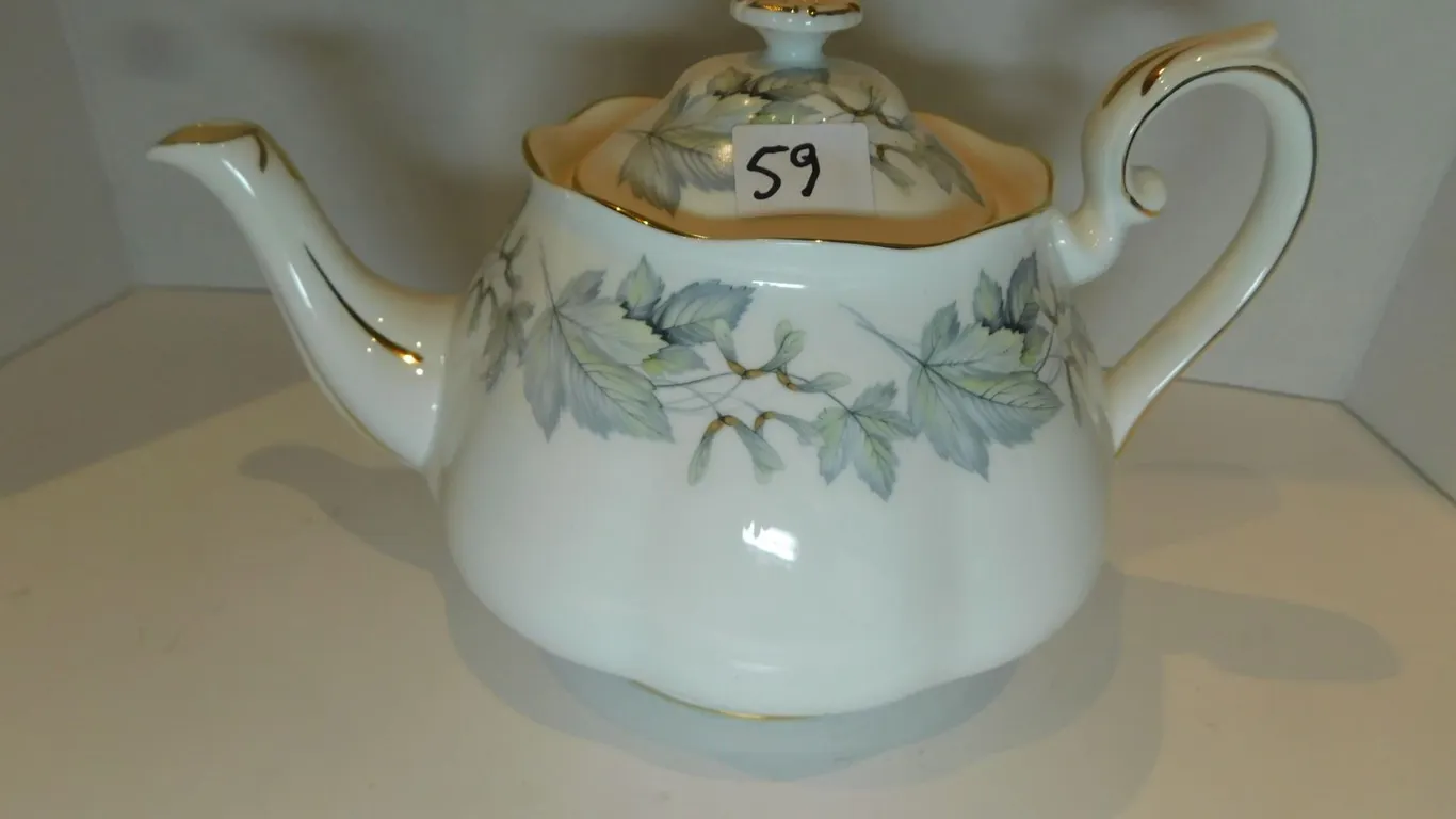 ROYAL ALBERT, SILVER MAPLE, TEAPOT, EXCELLENT CONDITION