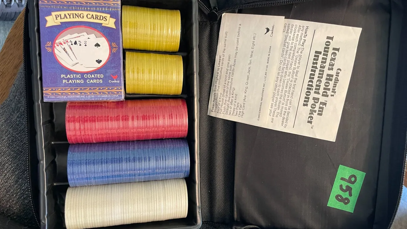 Cardinal’s Texas Hold ‘Em Poker Set – New
