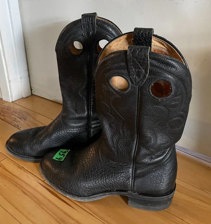Men’s Roper Black Cowhide Western Boots, Size 7 – Good Condition, Made in Canada