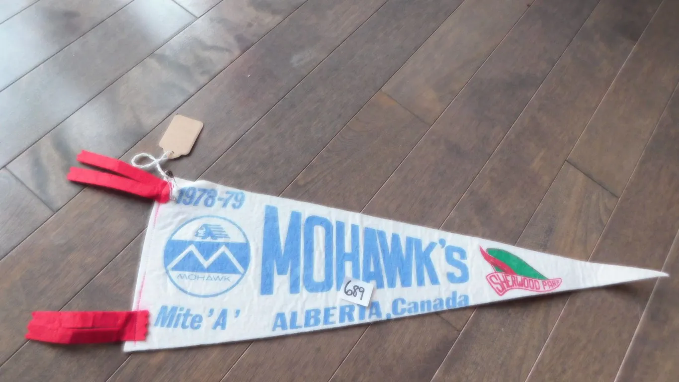 MOHAWK SPONSERED TEAM FELT PENANT