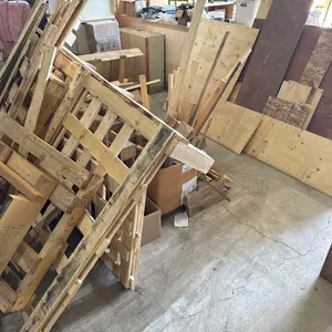 Lot of Firewood (Broken Pallets, Kindling & Misc. Scraps)