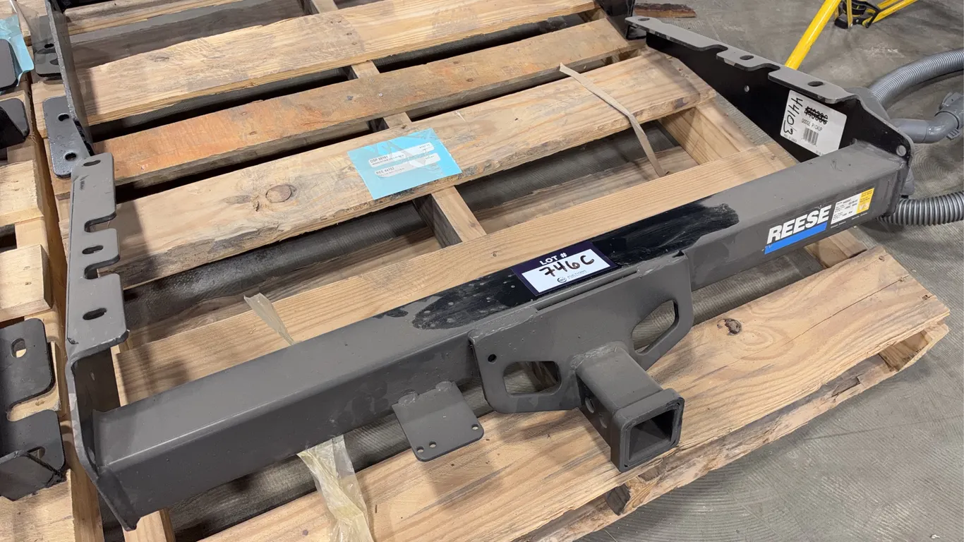 Reese 44033C Dodge Pickup Bolt-On Hitch Receiver
