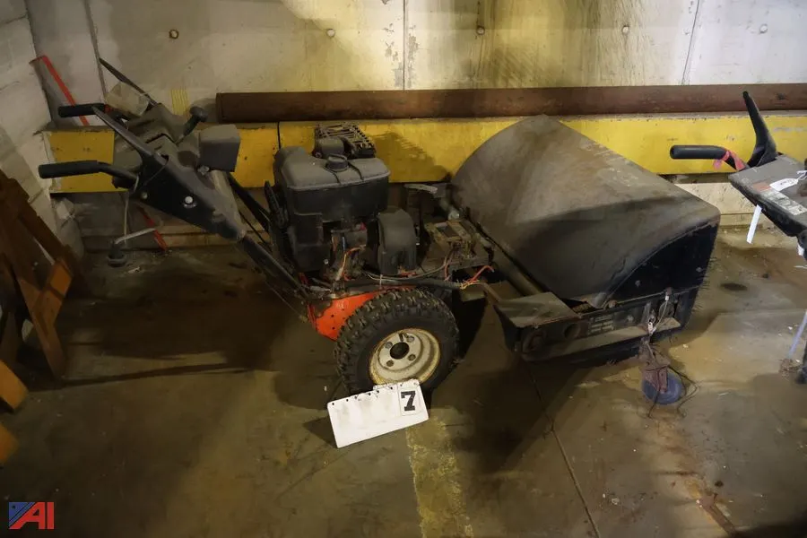 Ariens ST1336 Sweeper