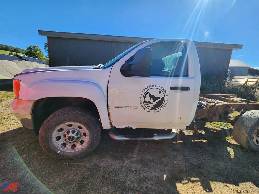2011 GMC Sierra 3500hd Cab and Chassis