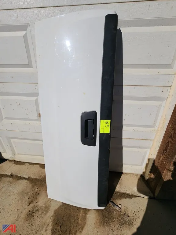 2011 Chevy 3500 Tailgate