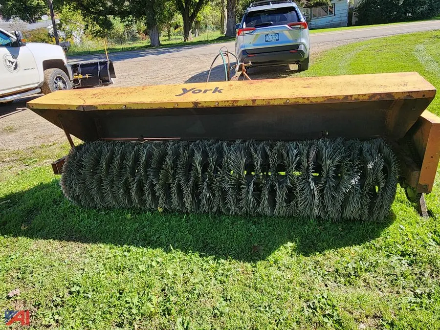 8' York Broom