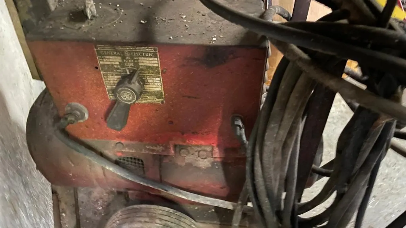 GE DC Arc Welder