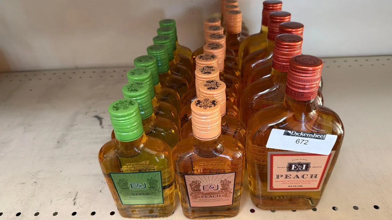 E & J FLAVORED LIQUEUR