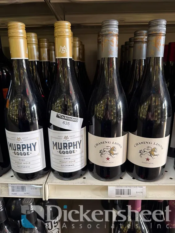 (18) MURPHY & CHASING LIONS PINOT NOIR