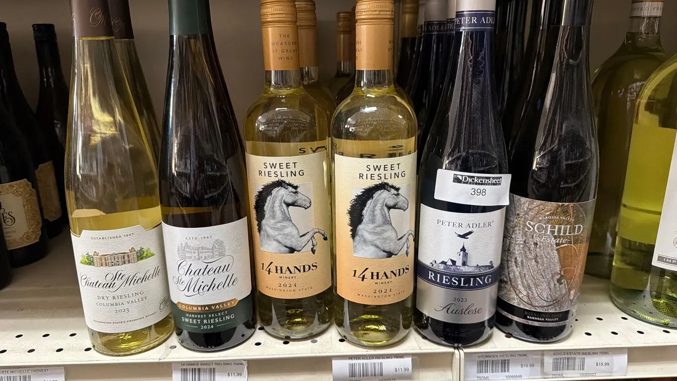 (22) ASSORTED LOT OF REISLING