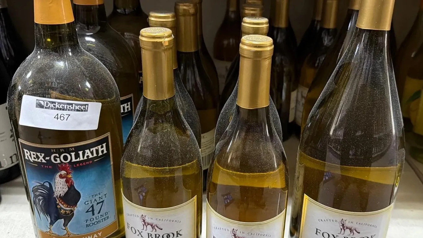 (16) FOX BROOK & REX GOLIATH CHARDONNAY