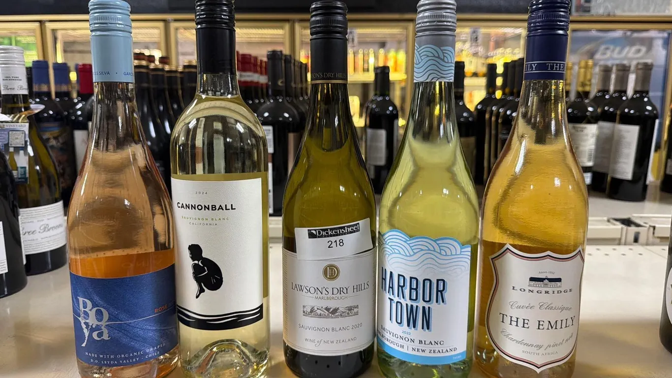 (5) MIXED WINE LOT