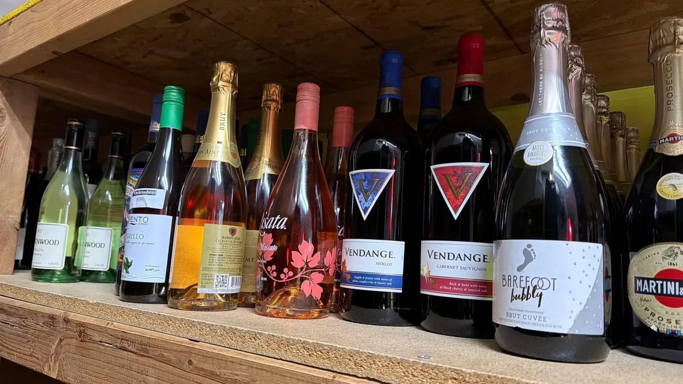 LARGE VARIETY OF WINE