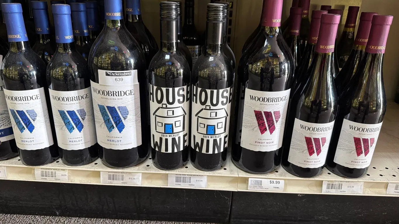 (20) WOODBRIDGE PINOT NOIR