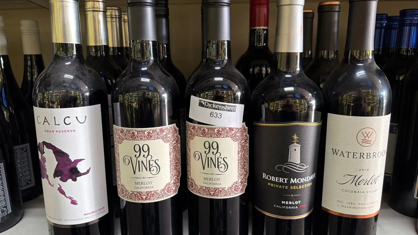 (15) ASSORTED MERLOT