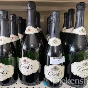 (18) COOKS CHAMPAGNE