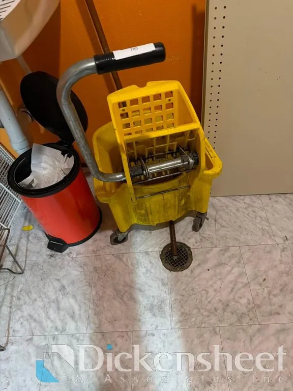 MOP BUCKET
