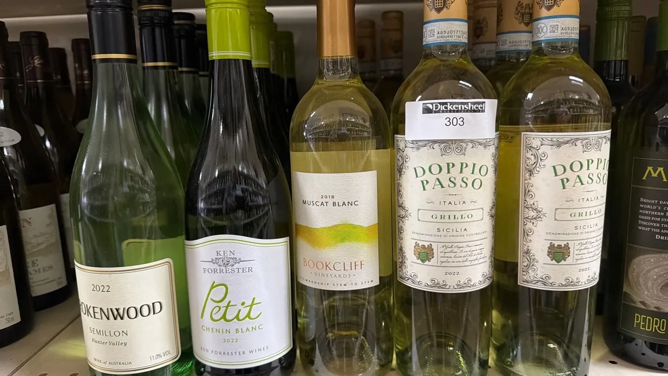 (20) LARGE SELECTION OF WINE