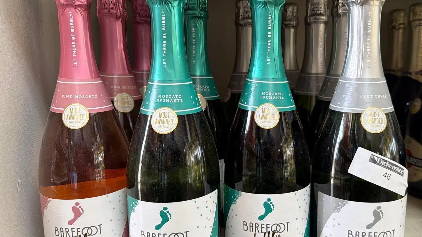 (11) BAREFOOT BUBBLY