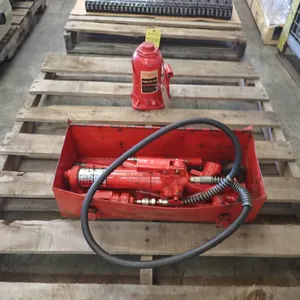 Lot of (2) Hydraulic Jacks
