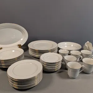 Classic Gold Dinnerware Set, 1998