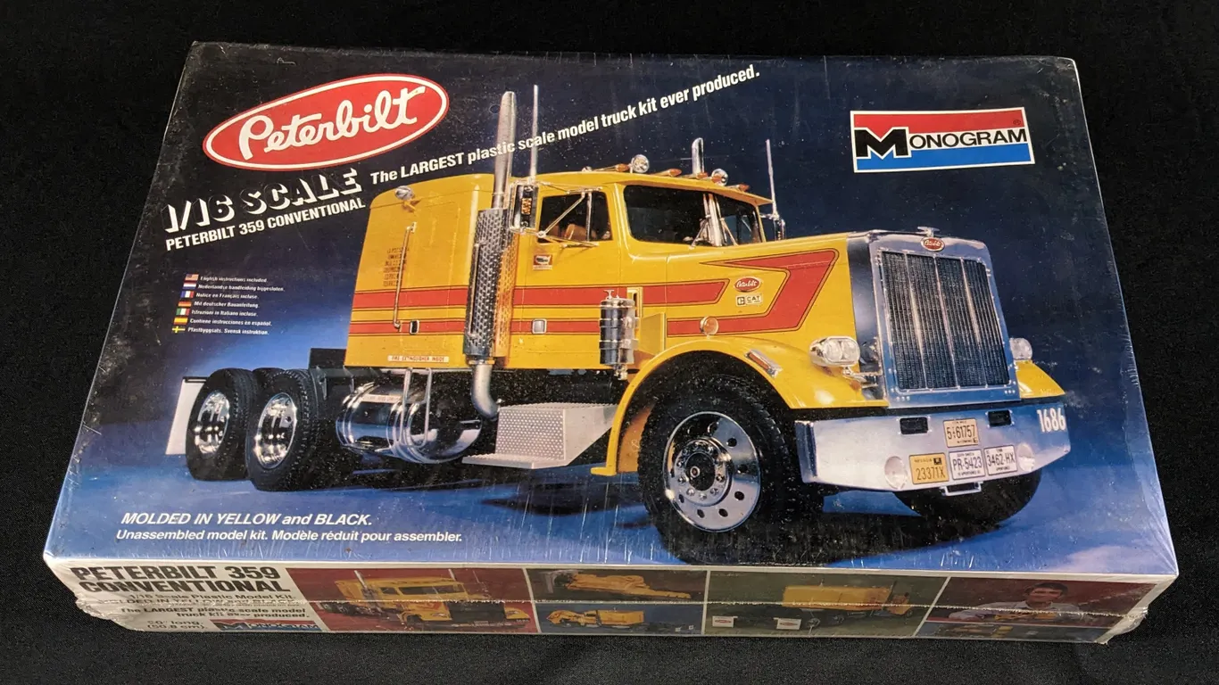 1980 MONOGRAM SEALED MODEL KIT PETERBILT 359 CONVENTIONAL SEMI TRACTOR TRUCK 1/16TH SCALE #2500