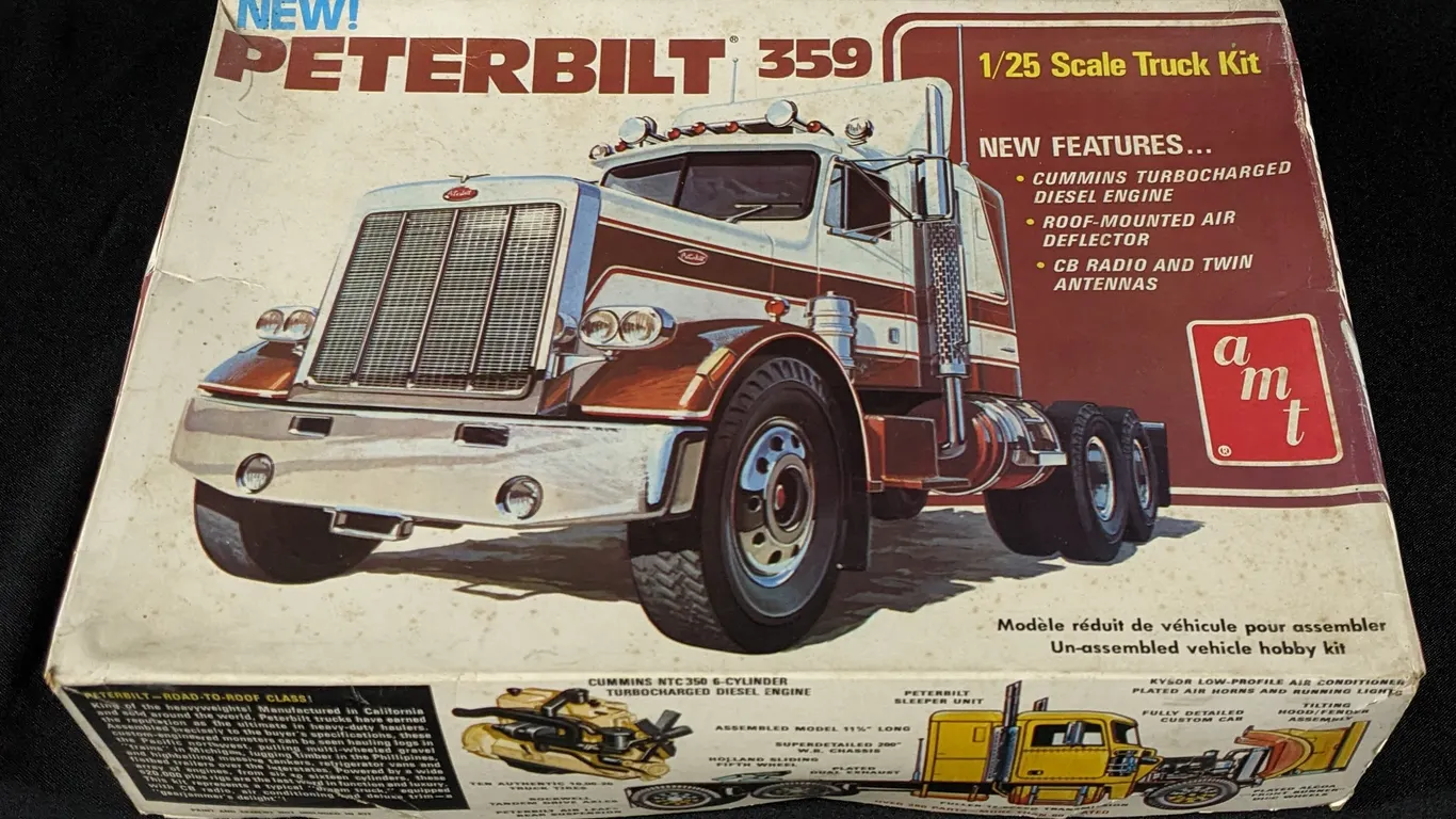 VINTAGE AMT MODEL KIT NEW! PETERBILT 359 SEMI TRACTOR TRUCK T501 1/25TH SCALE