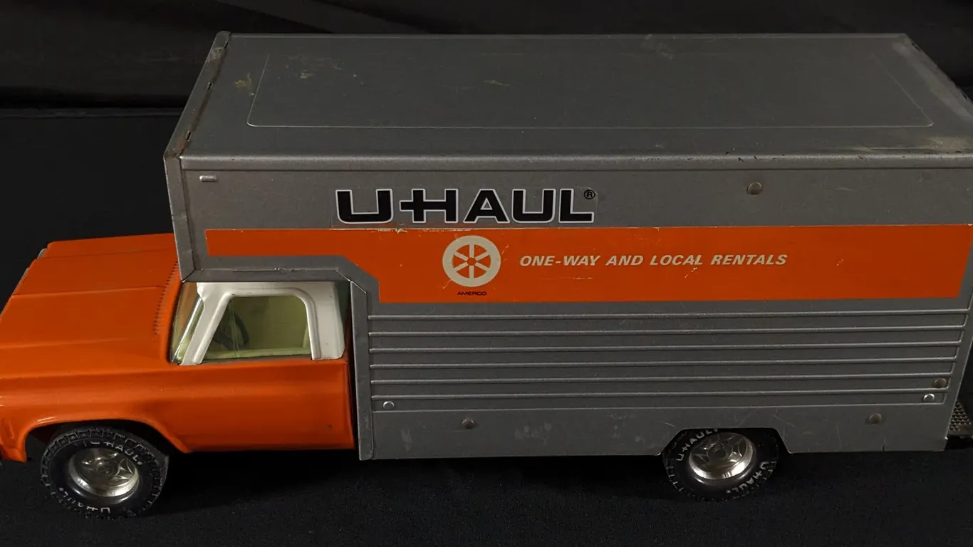 VINTAGE EMBOSSED STEEL NYLINT 8413 TOY TRUCK U-HAUL MAXI-MOVER UHAUL