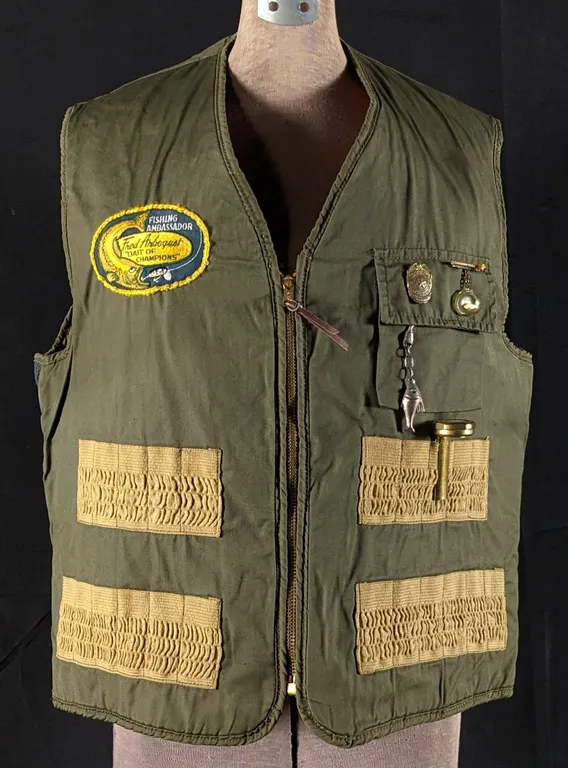 VINTAGE INSULATED REVERSIBLE HUNTING - FISHING VEST "SPECIAL POLICE TULAROSA NEW MEXICO BADGE - MEXICAN SILVER FISH