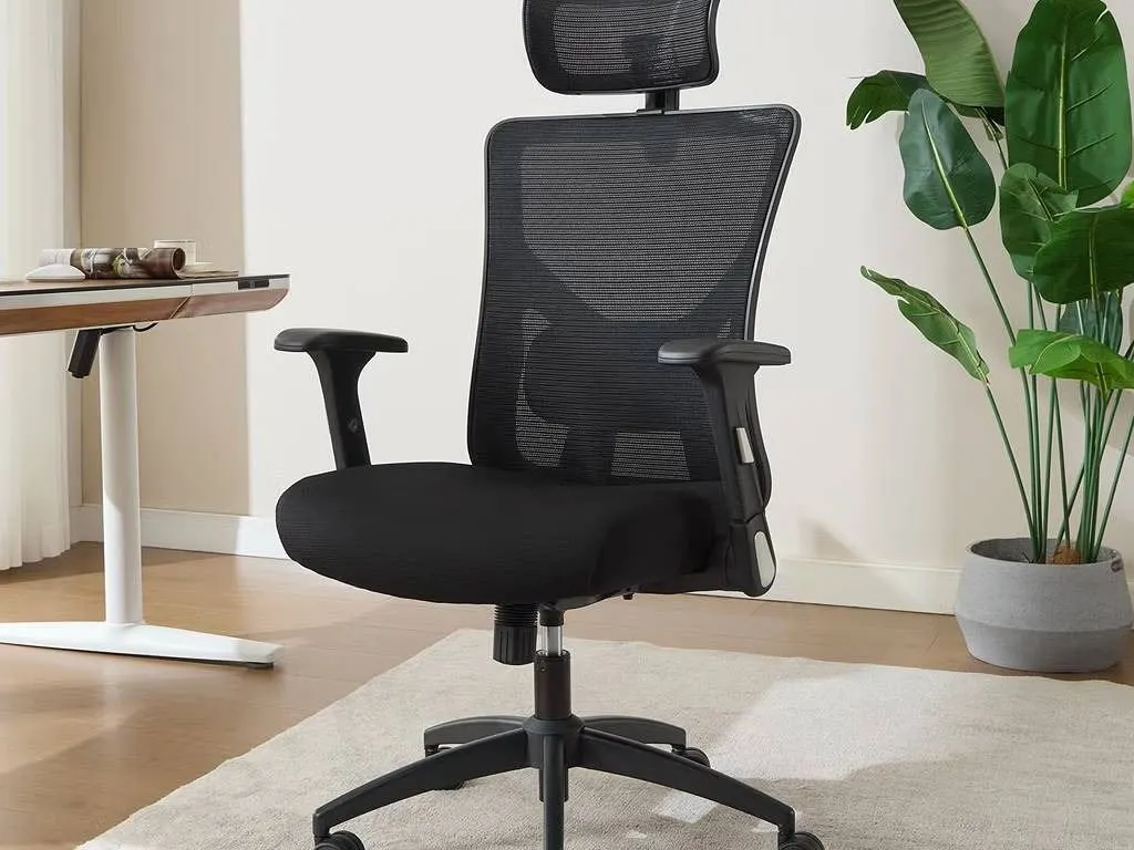 Black Mesh Adjustable Office Chair With Headrest