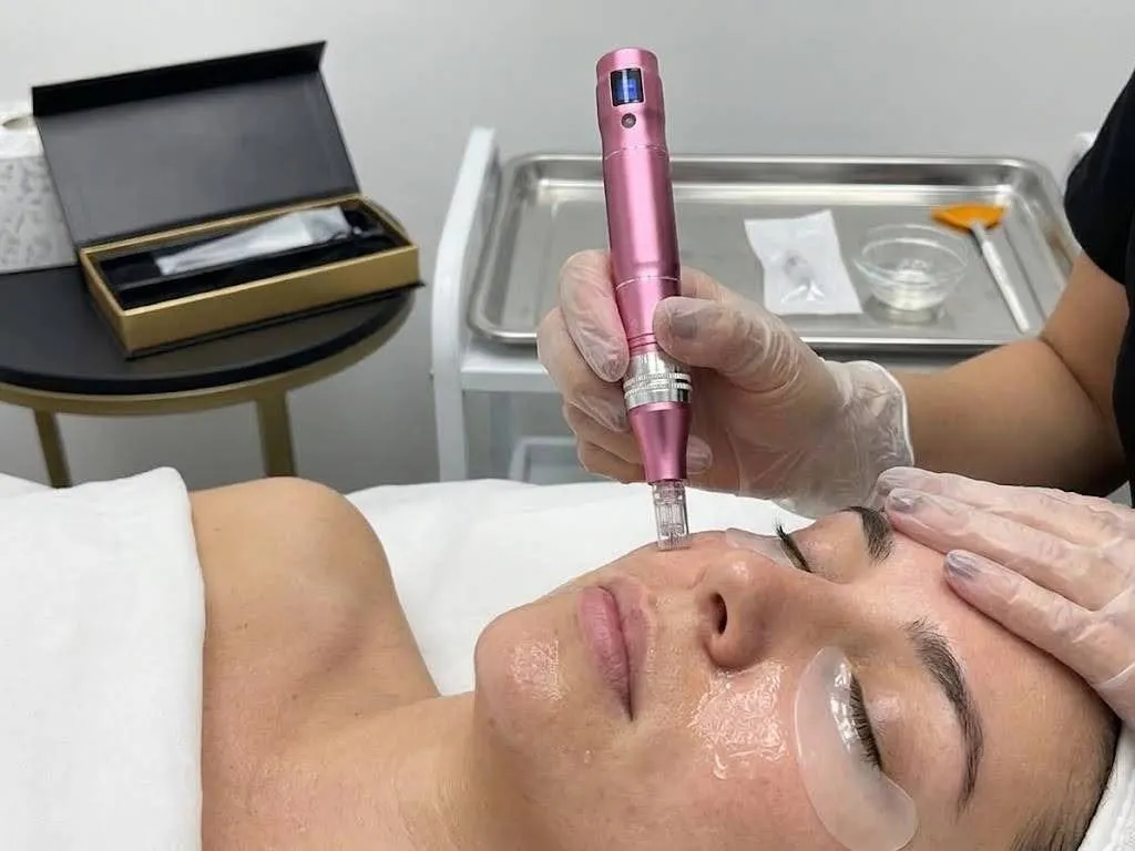 Microneedling Pen Kit with Needles, 0-3mm Pink