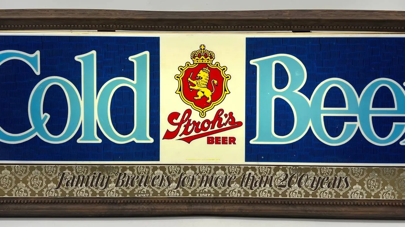Stroh's Cold Beer Lighted Sign Display