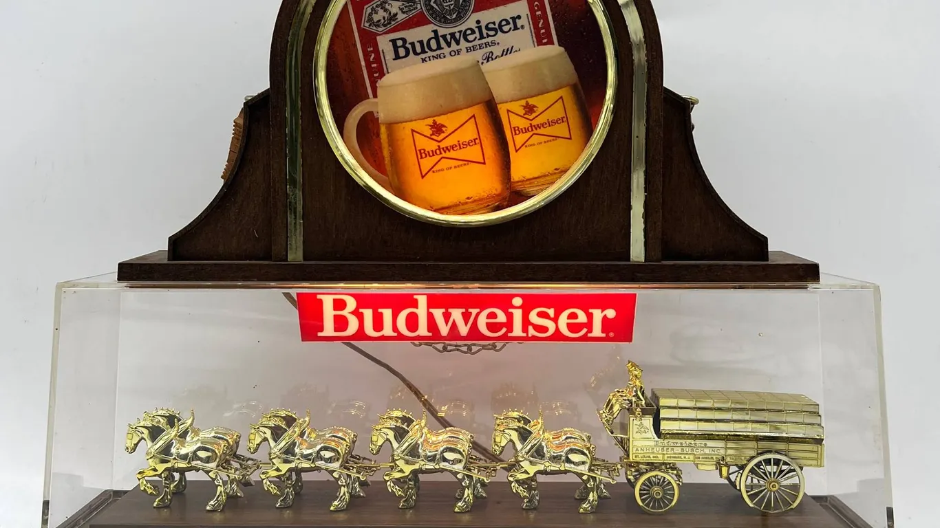 Budweiser Clydesdale Beer Light Sign