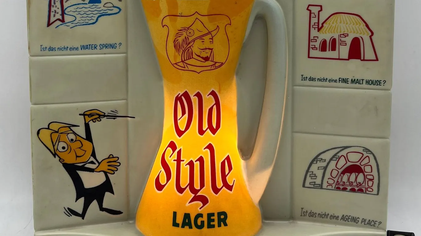 Heileman's Old Style Lager Beer Light Sign
