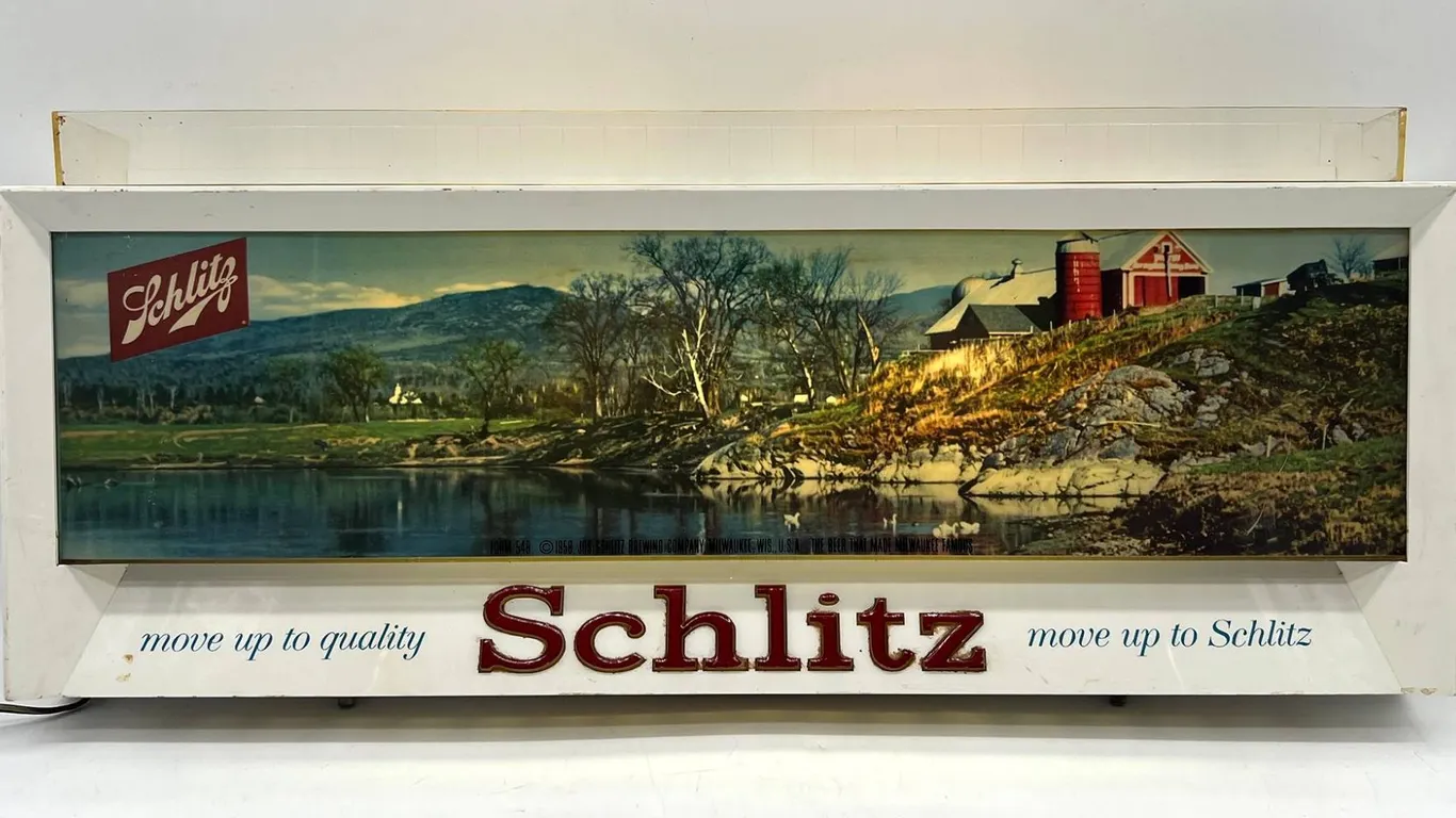 Schlitz Beer Lighted Vintage Bar Sign