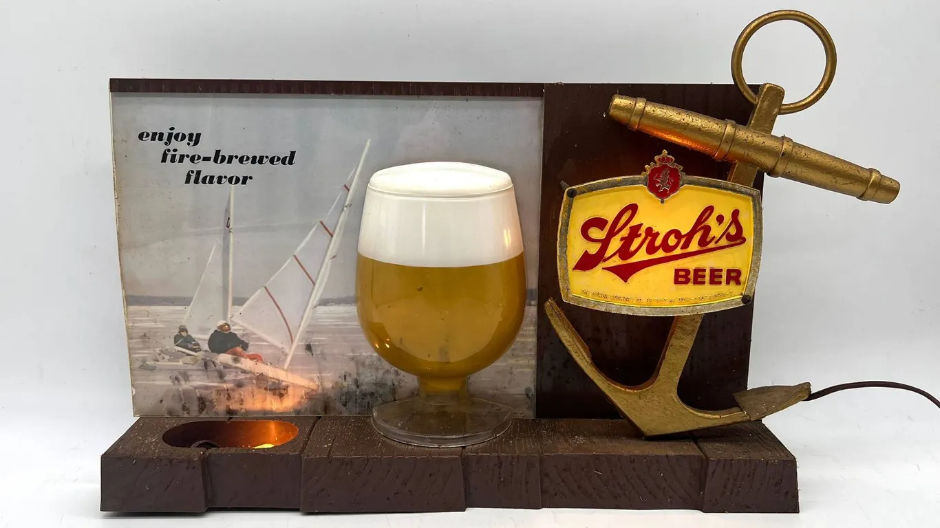 Vintage Stroh's Beer Light-Up Sign Anchor