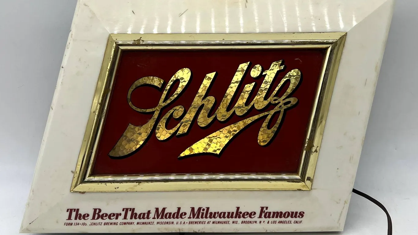 Schlitz Beer Light Sign, Illuminated Bar Decor