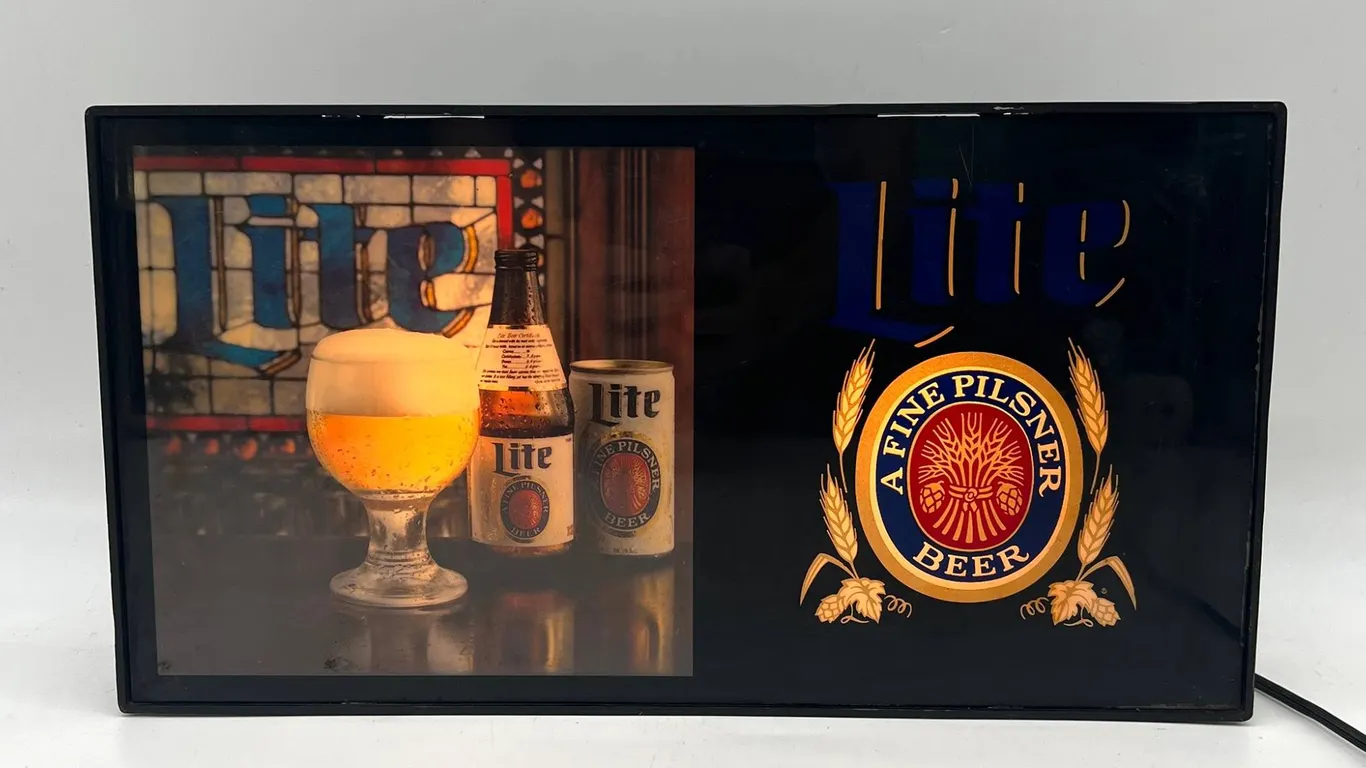 Miller Lite Beer Lighted Bar Sign Display