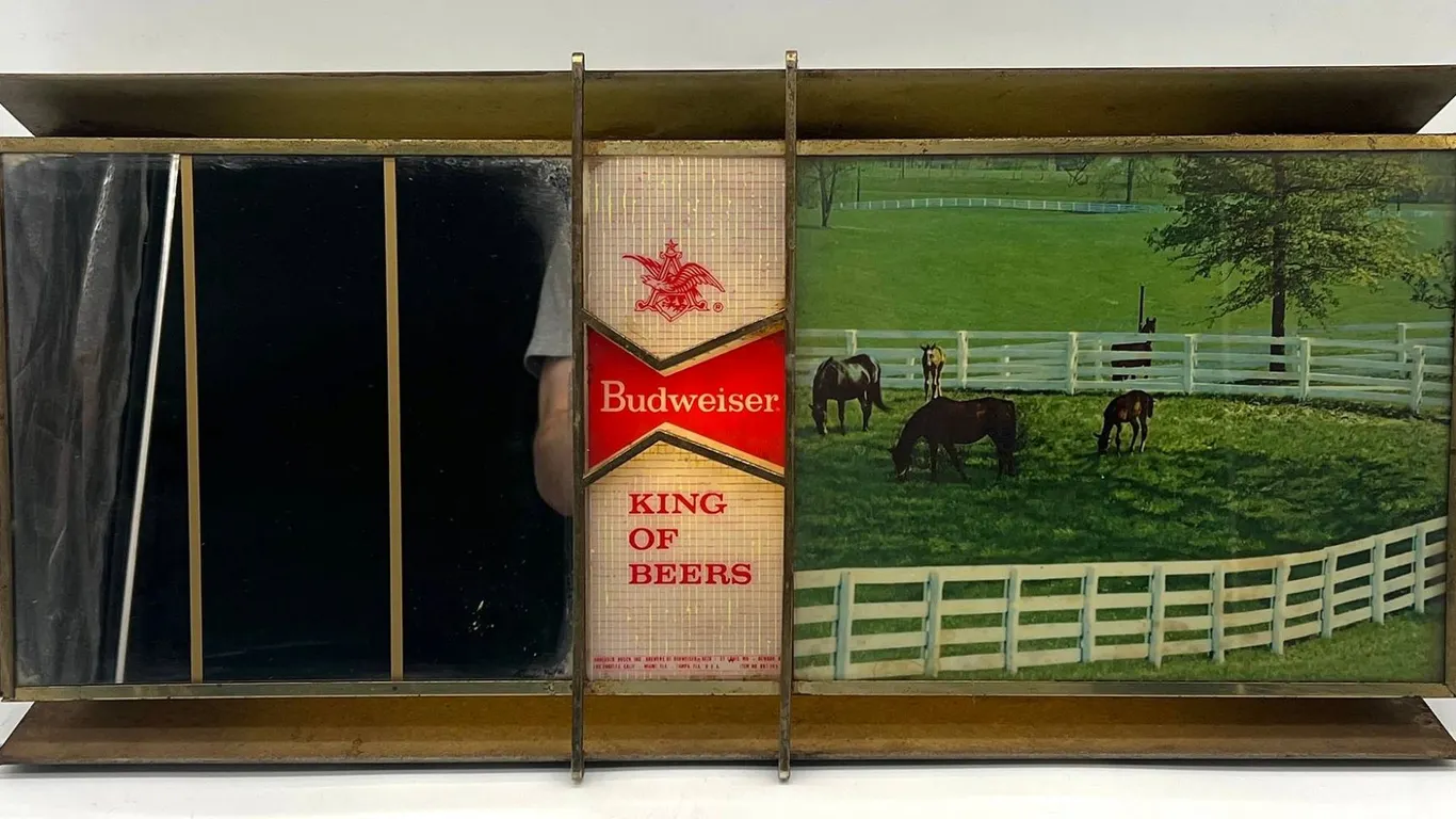 Budweiser King of Beers Lighted Sign