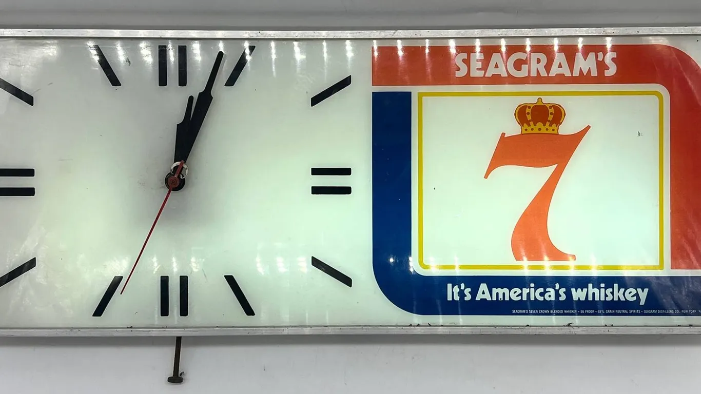 Seagram's 7 Whiskey Lighted Wall Clock