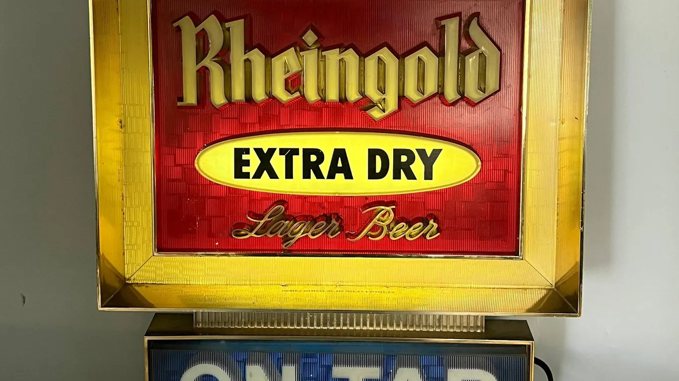 Rheingold Extra Dry On Tap Lighted Sign