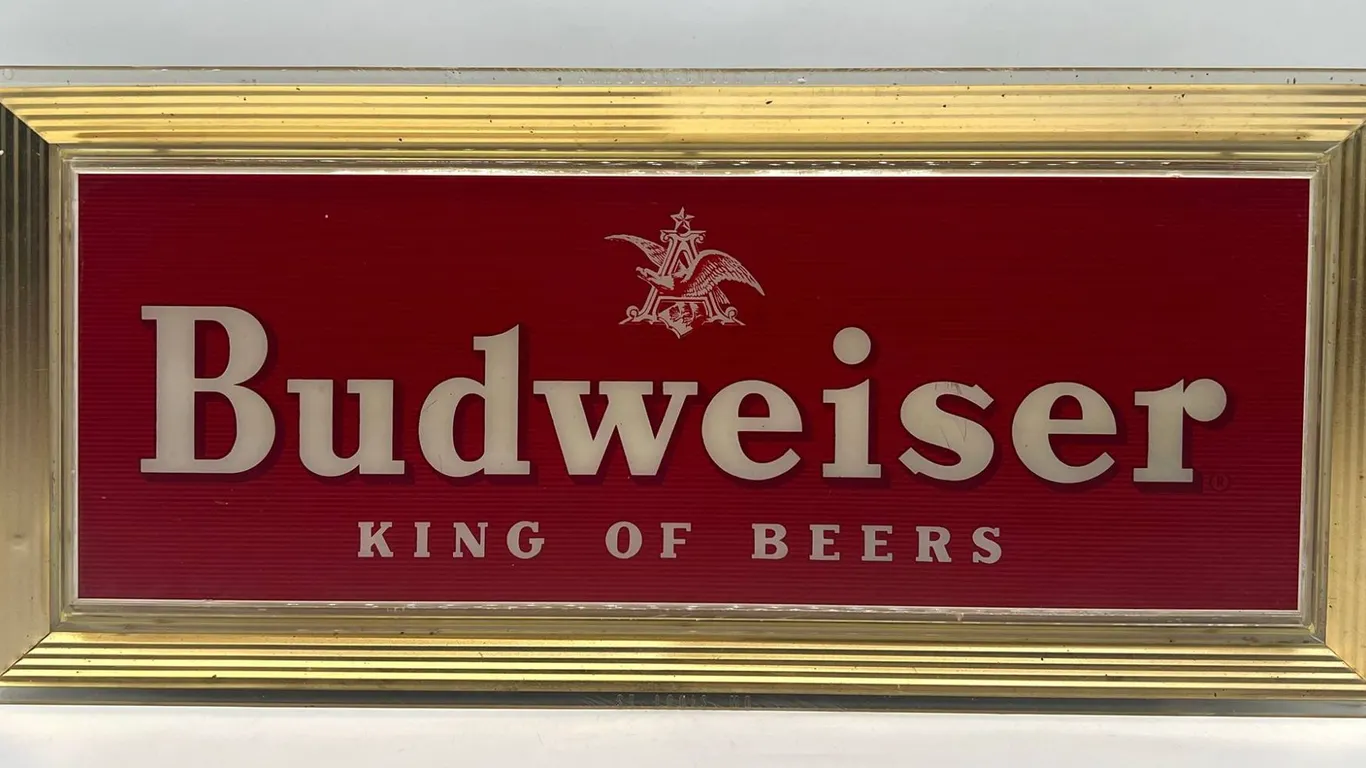 Budweiser King of Beers Beer Light Sign