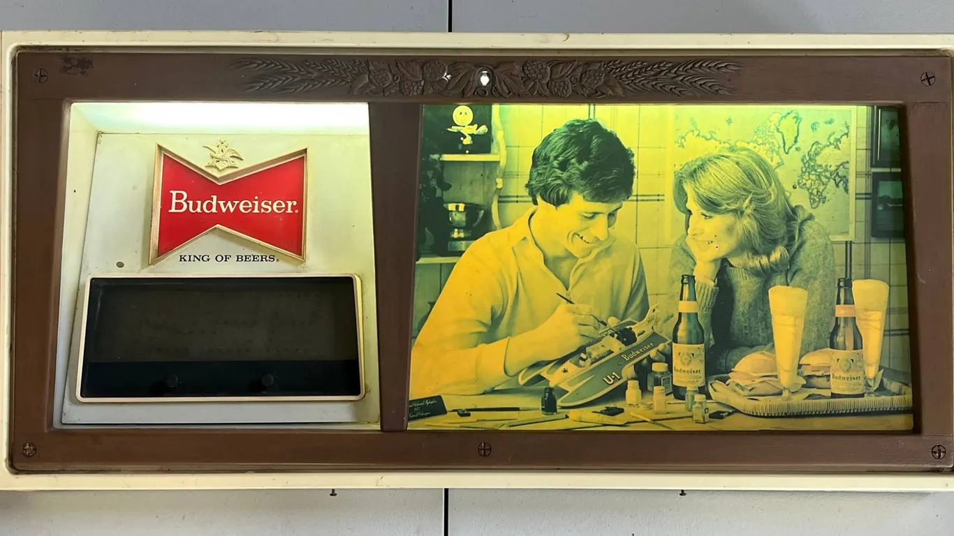 Budweiser Large Lighted Beer Sign Display