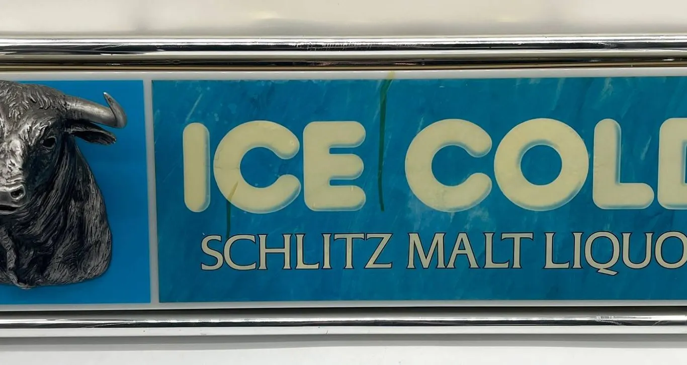 1976 Schlitz Malt Liquor Ice Cold Beer Light