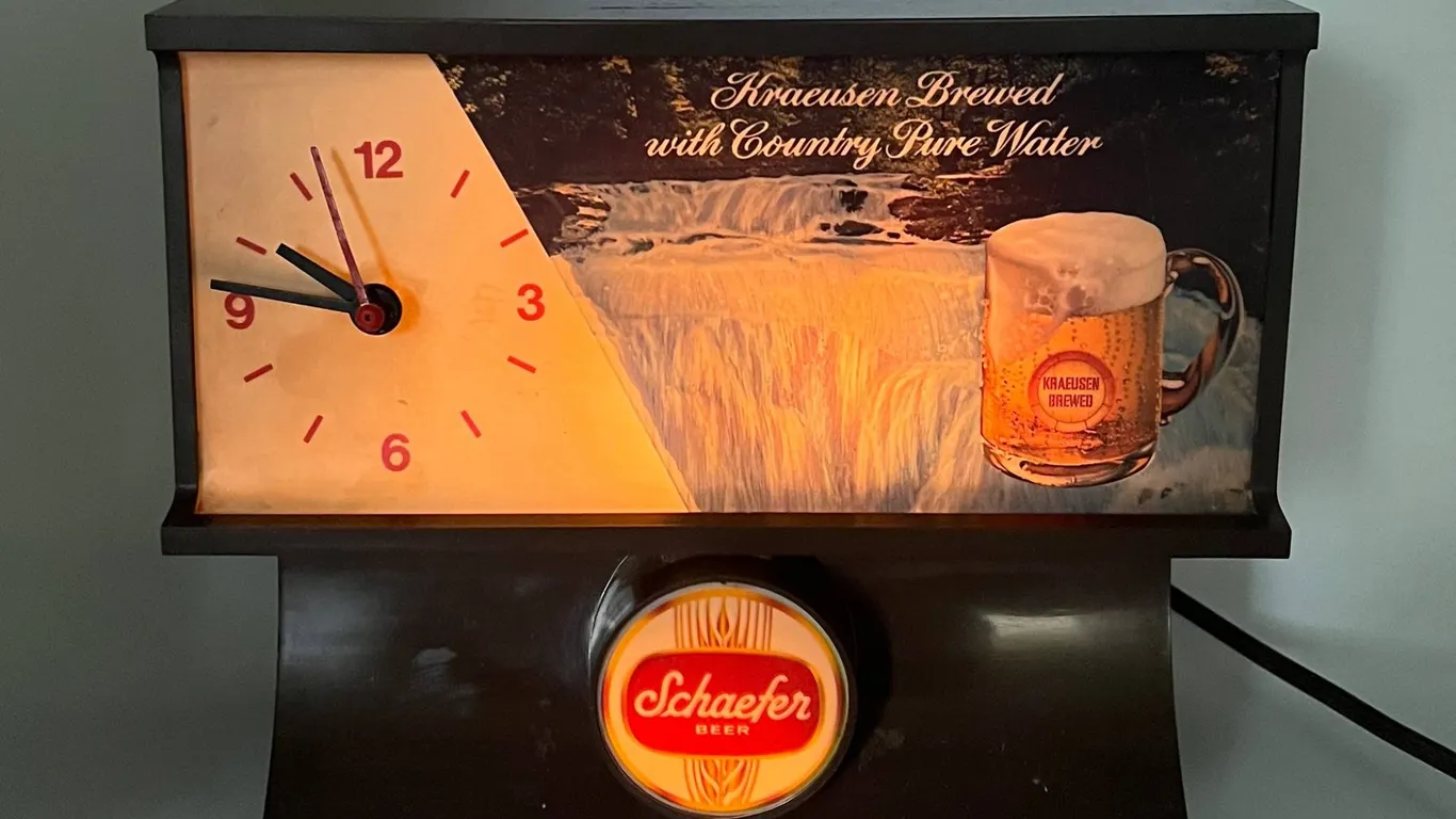 Schaefer Beer Lighted Clock Sign Vintage