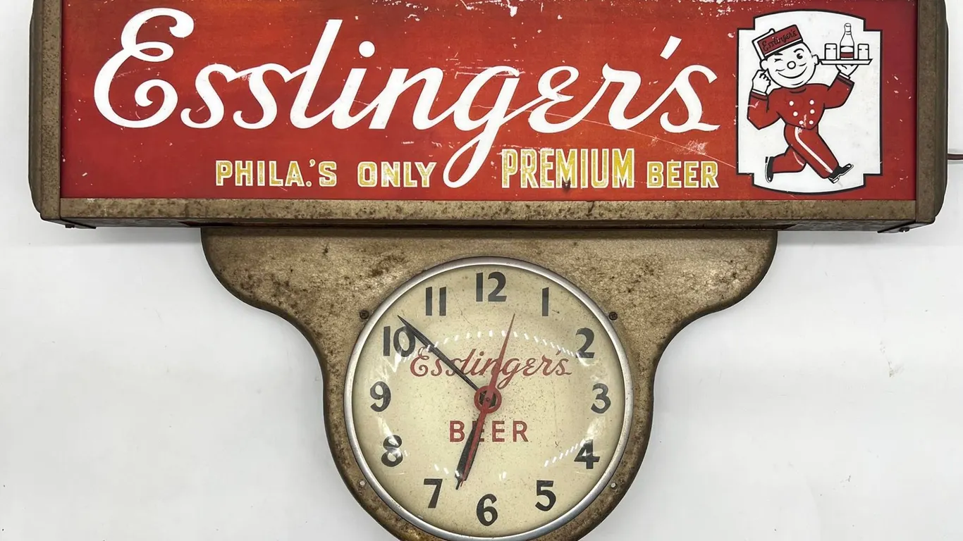 Vintage - Esslinger's Beer - Lighted Advertising Clock